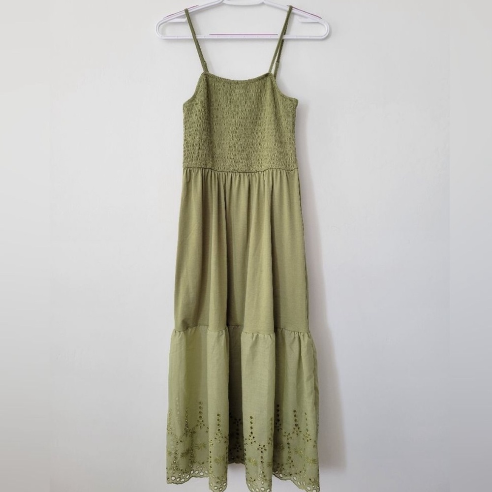 VERO MODA Green Smocked Eyelet Vmovida Spaghetti Strap Calf / Maxi Dress